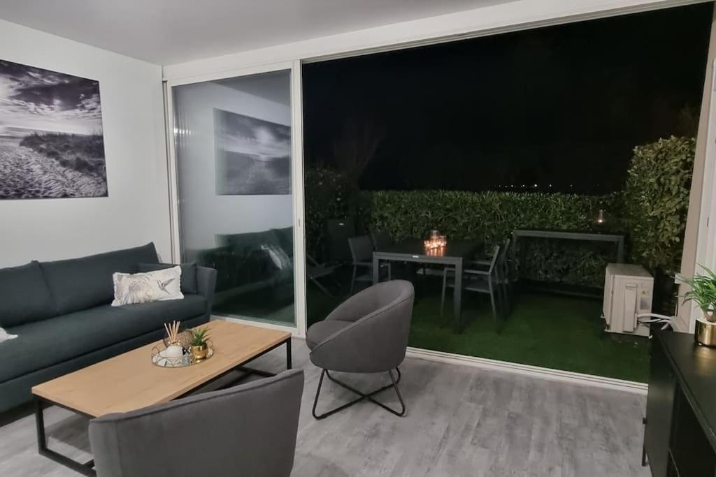 Le Neuburg Sur La Plage Vue Mer Climatisation Piscine Parking Sète Eksteriør billede